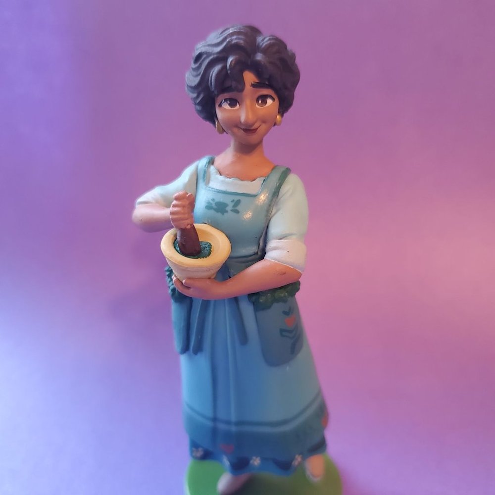 Disney Encanto Julieta Madrigal Cake Topper Figure